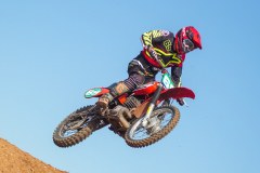 MOTO-8623_1600x1060