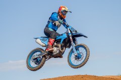 MOTO-8746_1600x1084