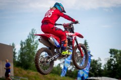 MOTO-8997_1576x1200