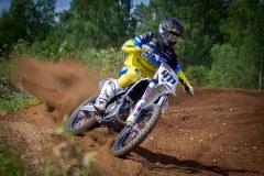 MOTO-9154_1600x1055