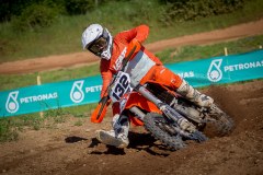 MOTO-9468_1600x1040