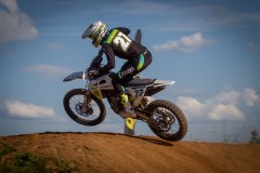 MOTO-9524_1600x1022