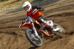 MOTO-3323_1600x1047