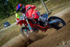 MOTO-3353_1600x1067