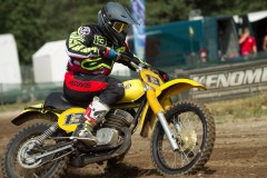 MOTO-3463_1600x1067