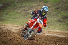 MOTO-7512_1600x1073