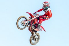 MOTO-7757_1600x1108