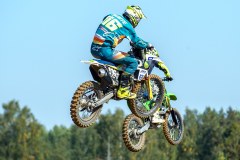 MOTO-7958_1600x1188